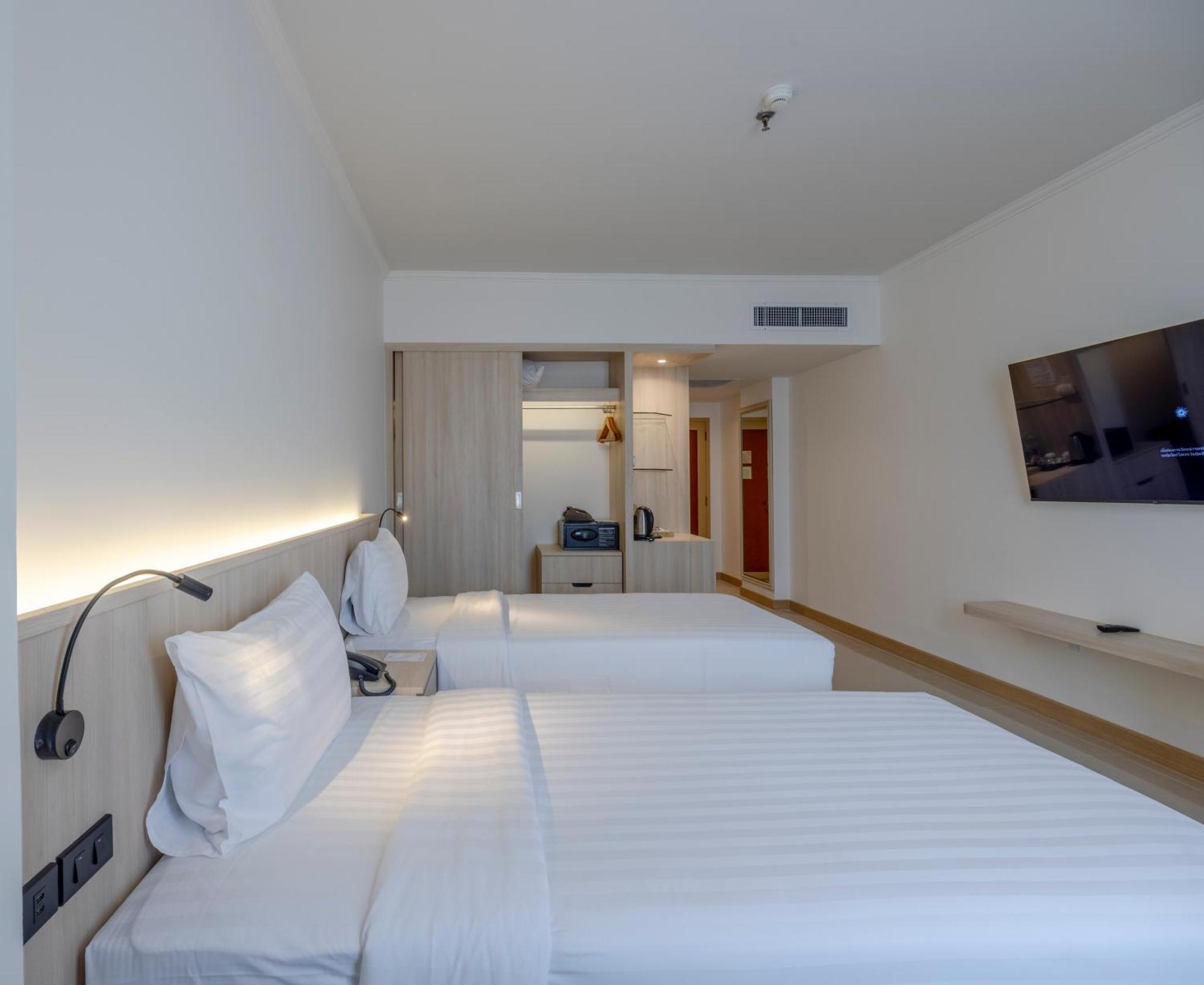 The Maruay Garden Hotel Бангкок Экстерьер фото