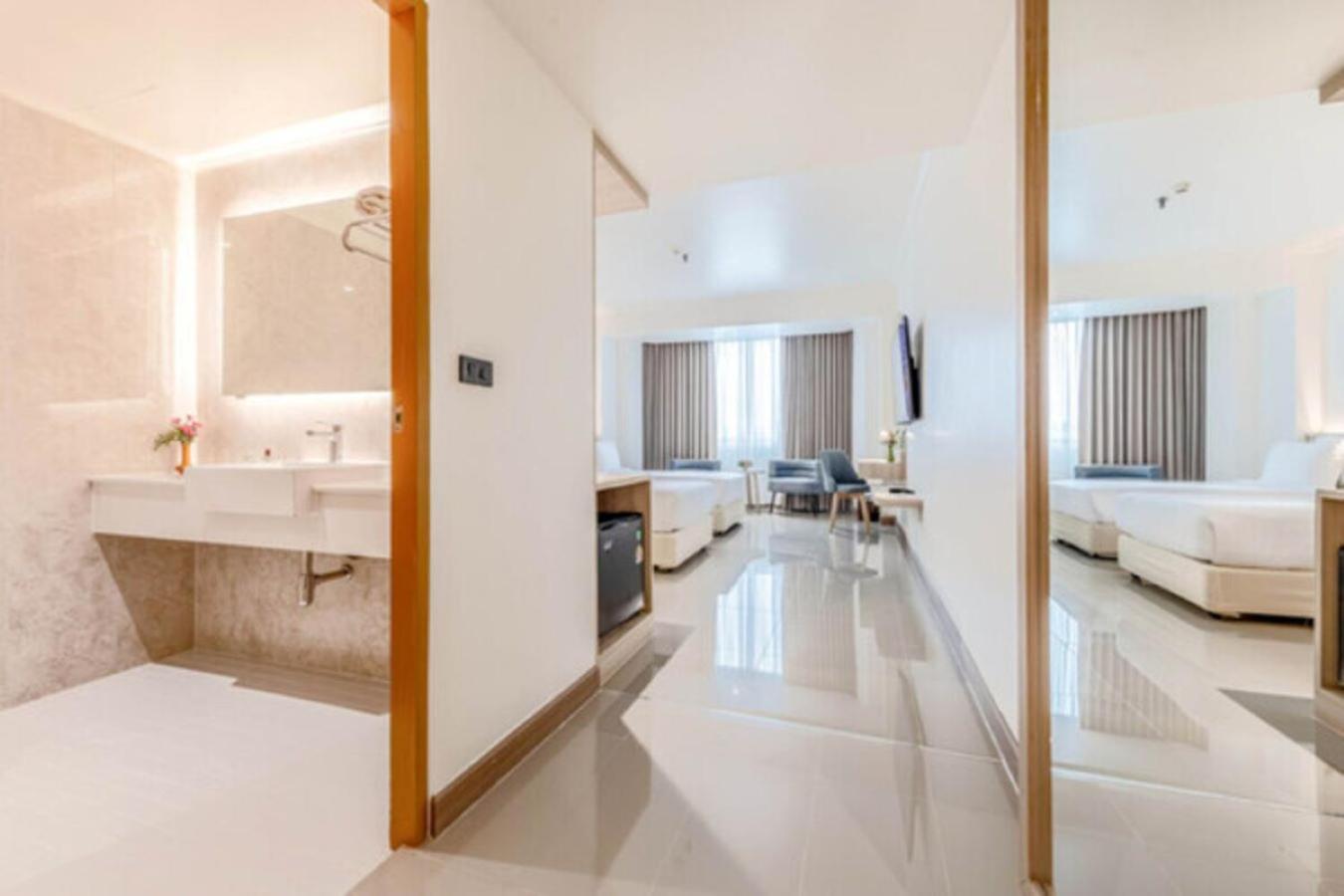 The Maruay Garden Hotel Бангкок Экстерьер фото