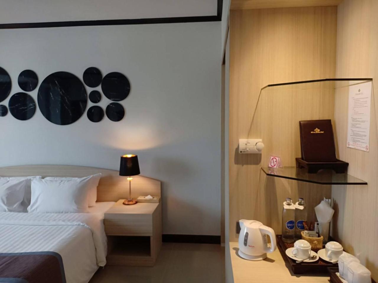 The Maruay Garden Hotel Бангкок Экстерьер фото