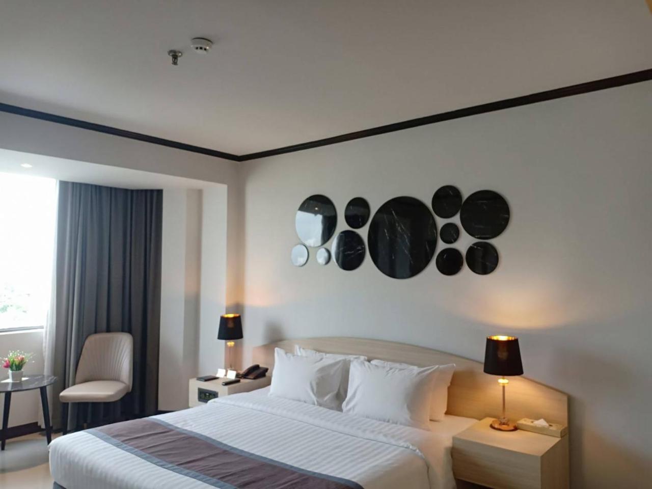 The Maruay Garden Hotel Бангкок Экстерьер фото