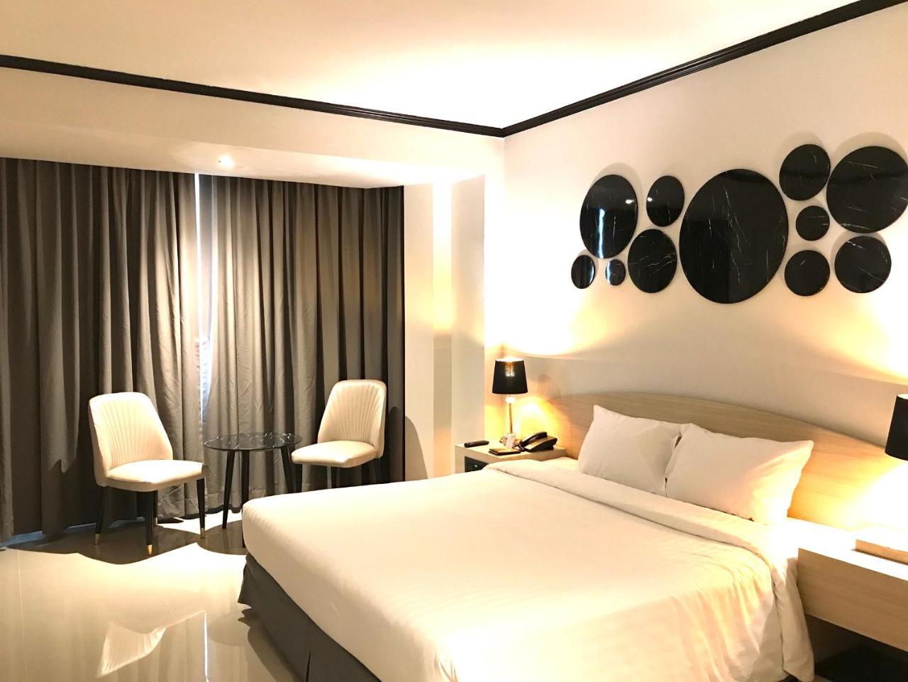 The Maruay Garden Hotel Бангкок Экстерьер фото