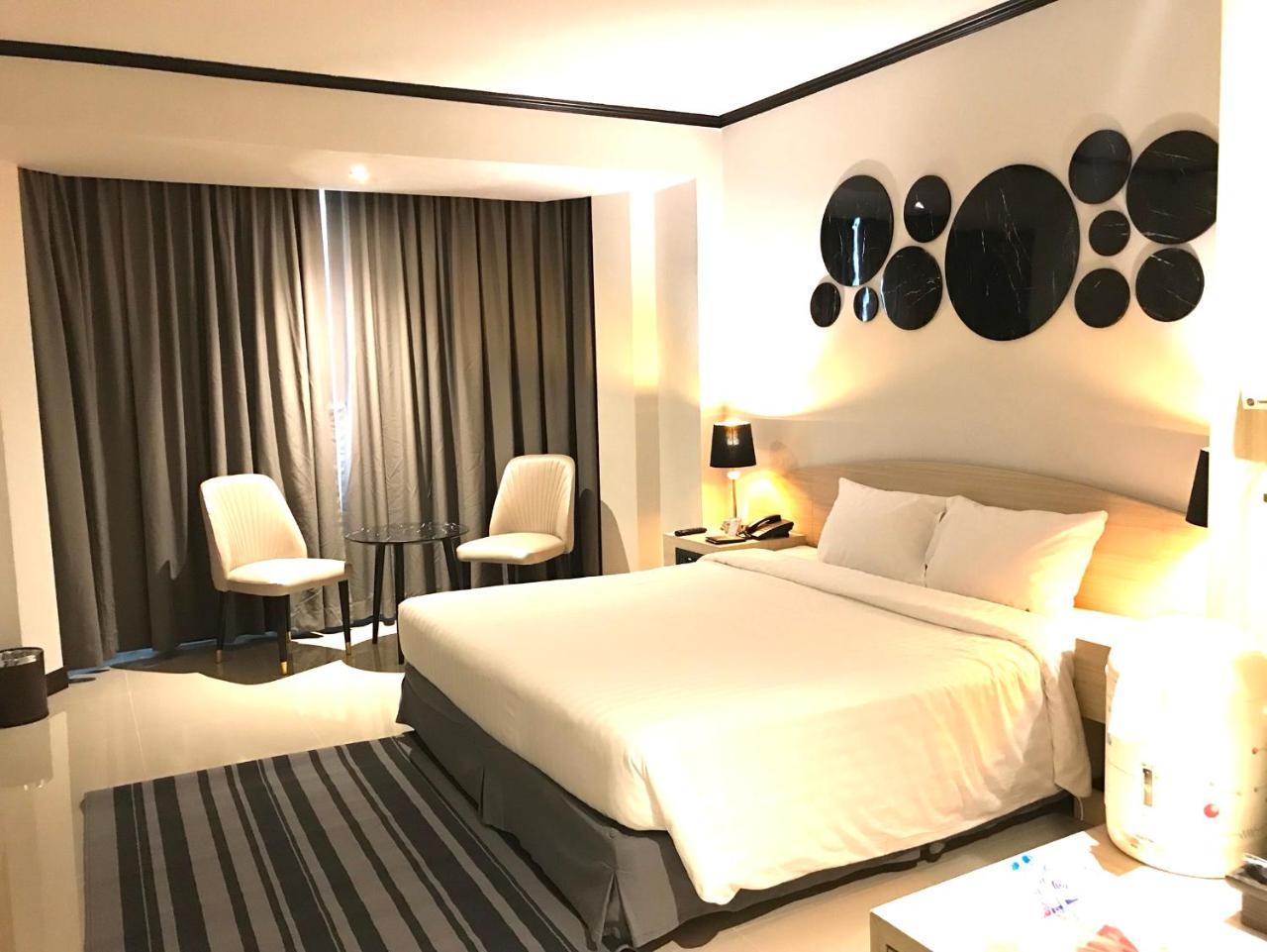 The Maruay Garden Hotel Бангкок Экстерьер фото