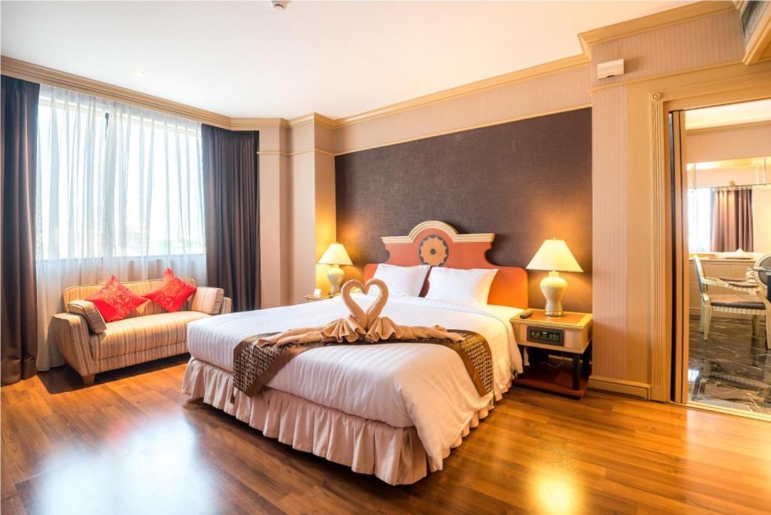 The Maruay Garden Hotel Бангкок Экстерьер фото